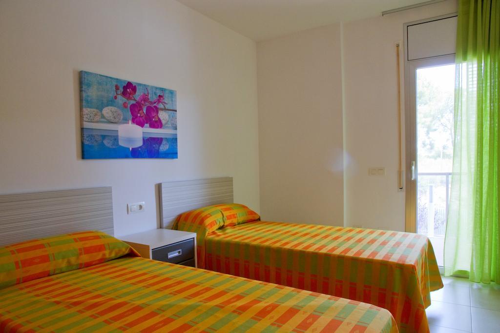Rentalmar Paradise Families Only Con Parking Салоу Номер фото
