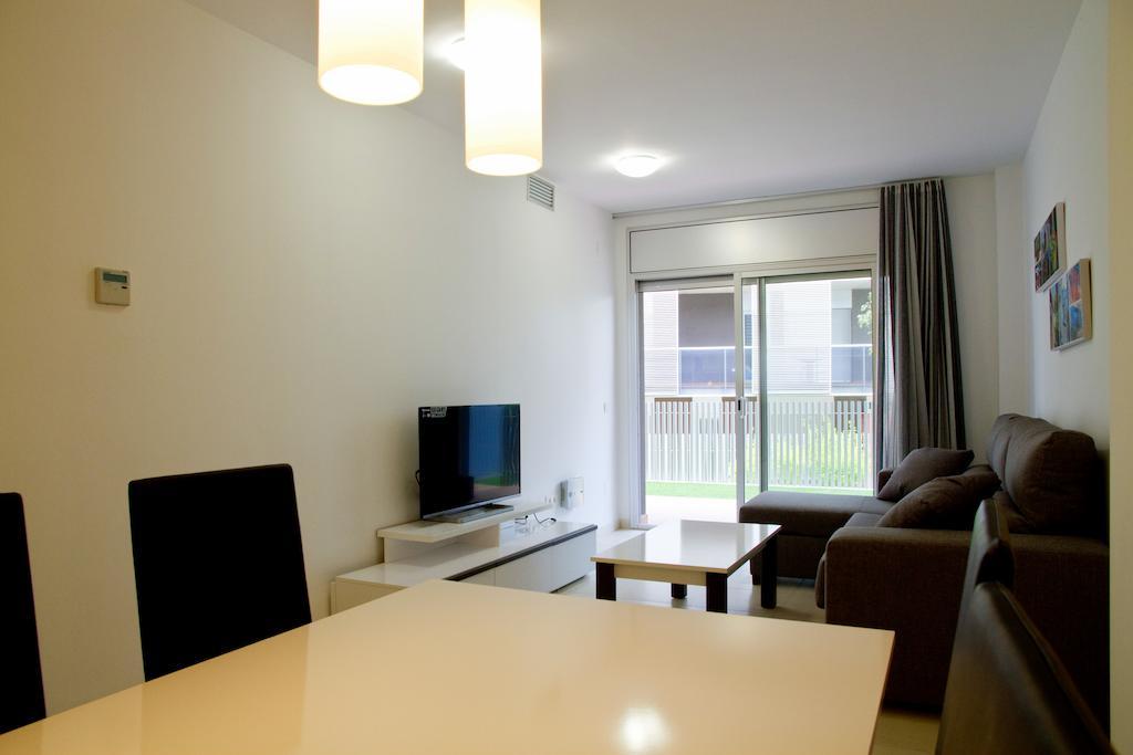 Rentalmar Paradise Families Only Con Parking Салоу Номер фото