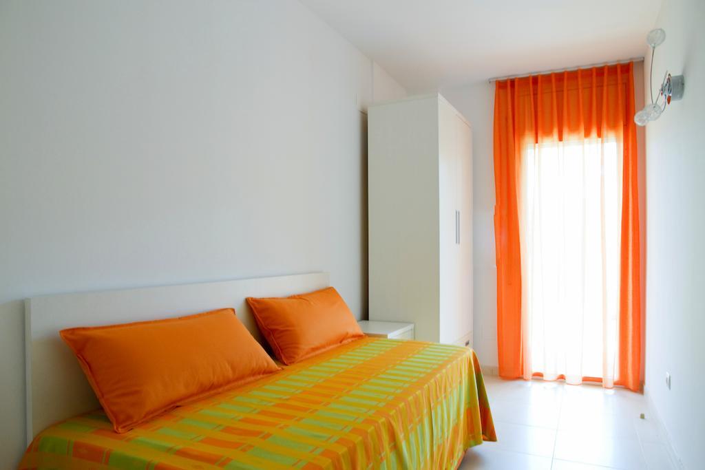 Rentalmar Paradise Families Only Con Parking Салоу Номер фото
