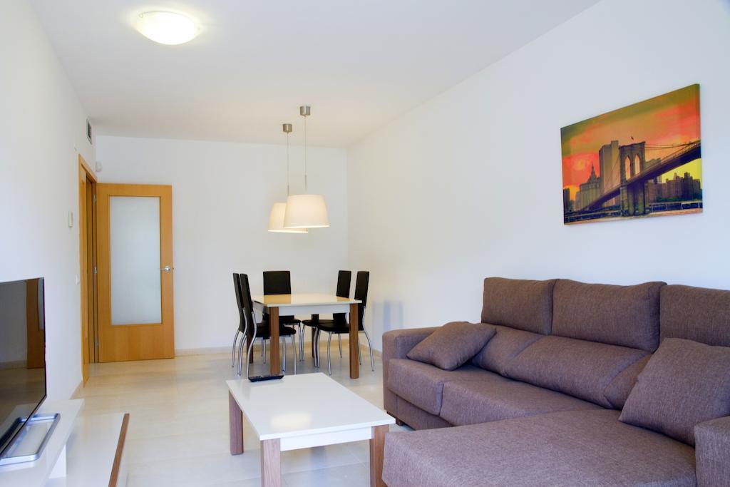 Rentalmar Paradise Families Only Con Parking Салоу Номер фото